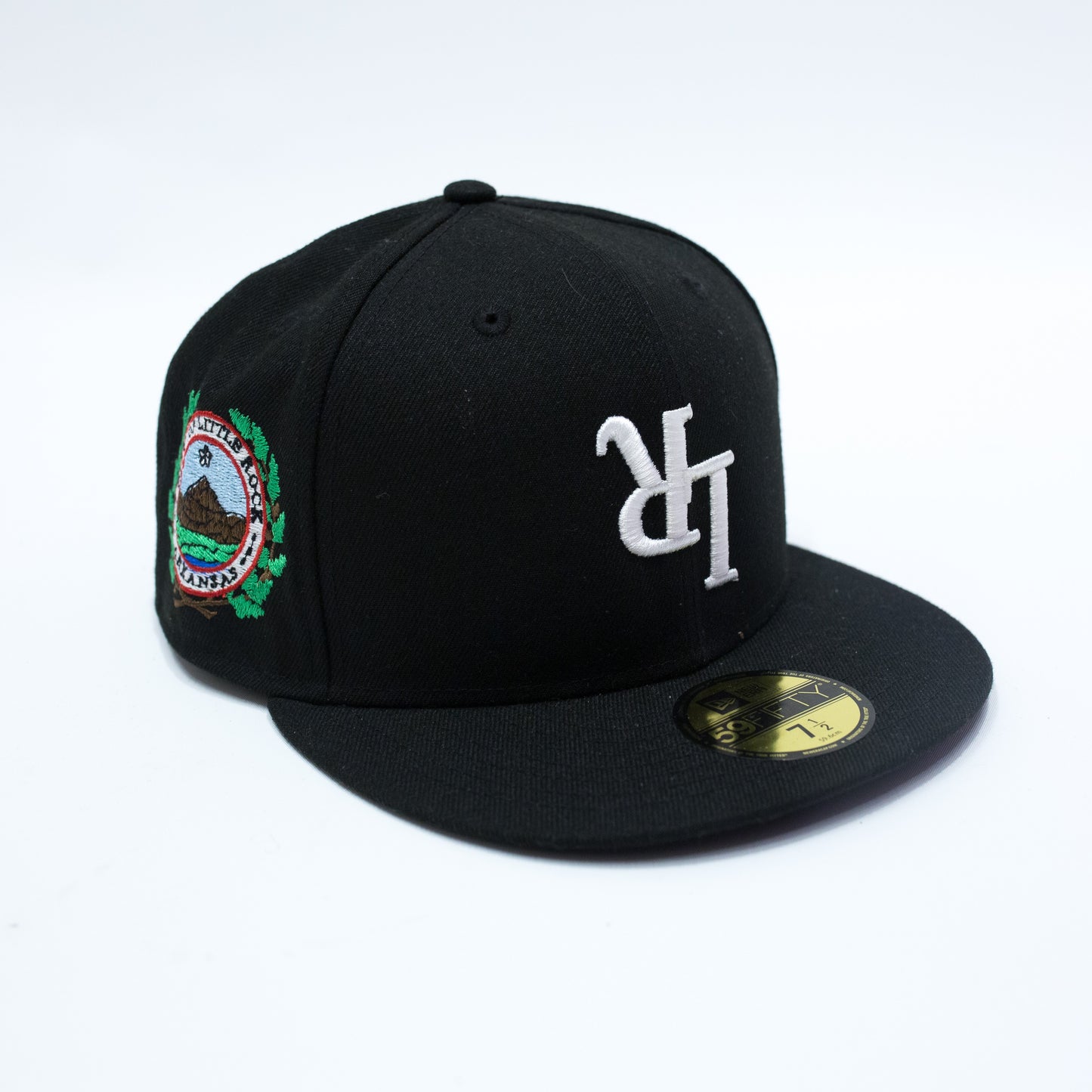 “UNDERDOG” Fitted Cap (Black/White)